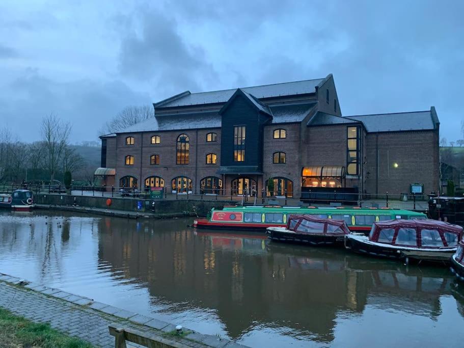 Вилла Mountain Views In The Heart Of Brecon Town Экстерьер фото